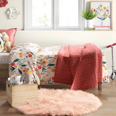 3' Faux Fur Round Kids' Rug Pink - Pillowfort™ 1 3' Faux Fur Round Kids' Rug Pink - Pillowfort™