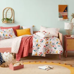 Ladybug Microfiber Kids' Sheet Set - Pillowfort™ 5 Ladybug Microfiber Kids' Sheet Set - Pillowfort™ -Pillowfort GUEST ed264957 9ed7 491c be6e c15c5031f3cf